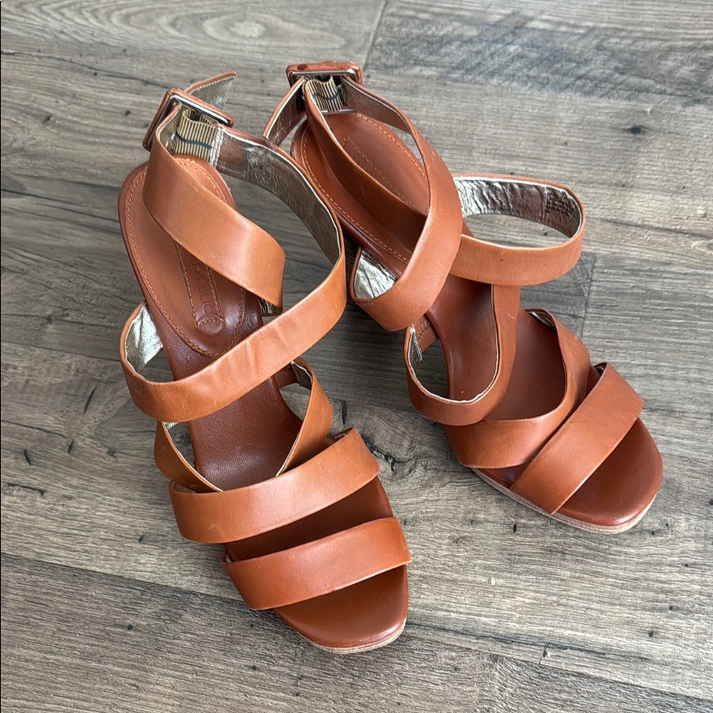 Banana Republic Strappy Leather Sandals Heel size 9